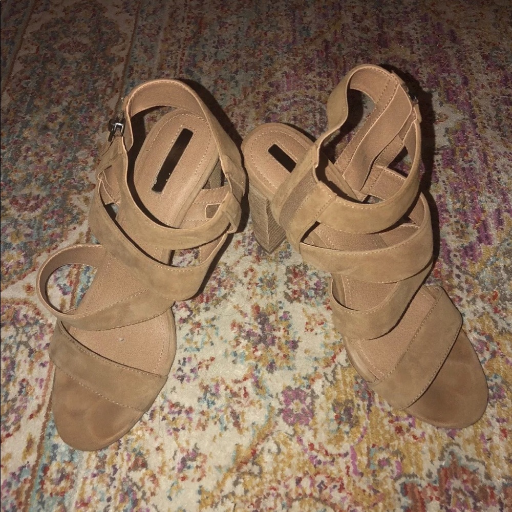 TAHARI Nude Sandals
